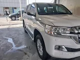 سيارة عائلية مستعملة من نوع VXR موديل 2018 للبيع.